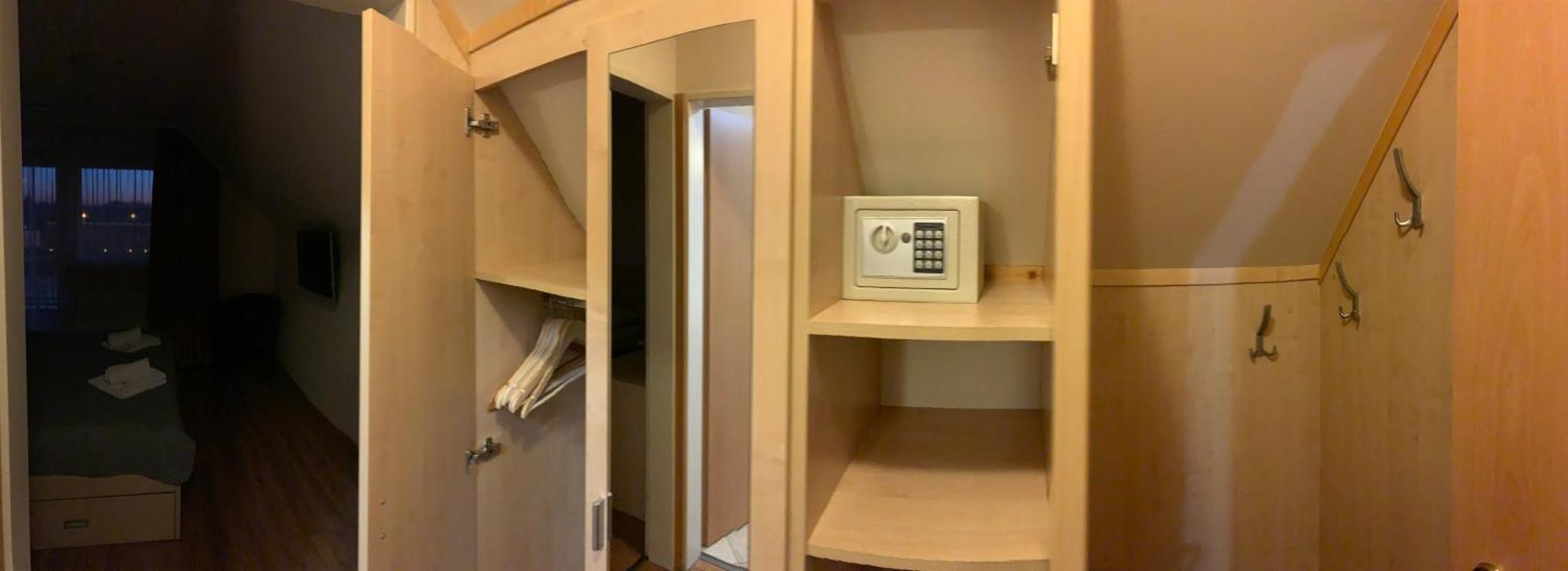 Nimrod Hotel Es Etterem Mosonmagyaróvár Zimmer foto