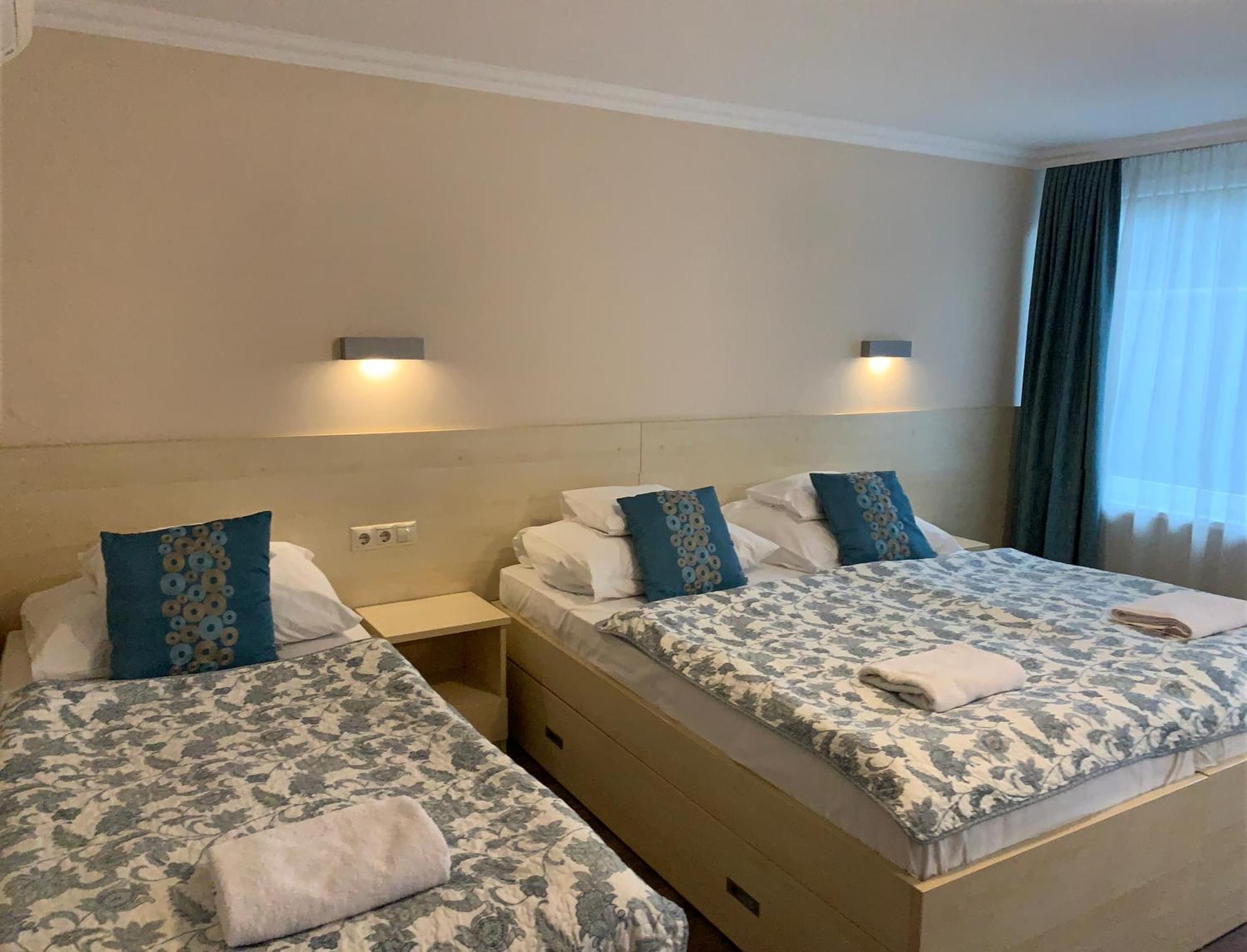 Nimrod Hotel Es Etterem Mosonmagyaróvár Zimmer foto